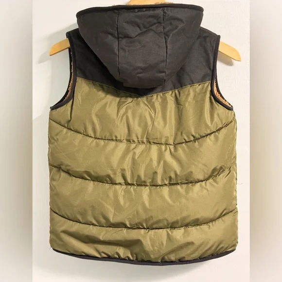 Bass Pro Shops Youth L Hooded Fleece-Lined Vest | Green Black Outdoor - Picture 8 of 16